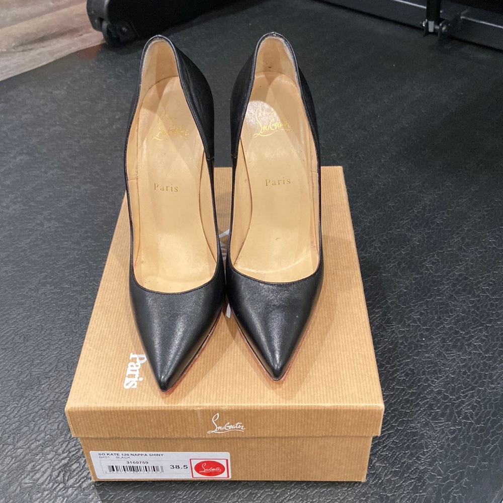 Authentic Christian Louboutin 120mm So Kate Patent Pointed-Toe Pumps - Picture 2 of 9